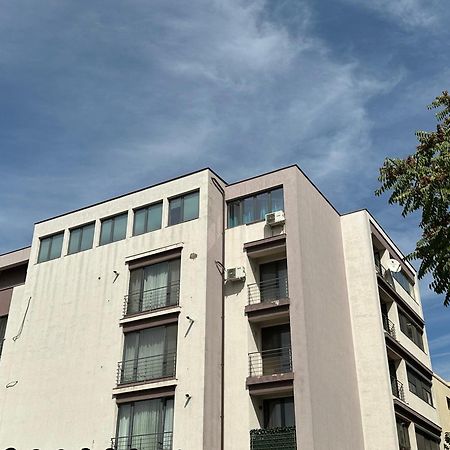 Centru Unirii Luxury Vip Palmier Apartament 2 Camere Cu Terasa Exterioara Amenajata ! Parcare Subterana Privata Climatizata Si Supravegheata Video Dar Doar Cu Rezervare In Limita Locurilor Disponibile !Proprietate In Regim Hoteliep - Nu Are Bucatarie Bukarest Exterior foto